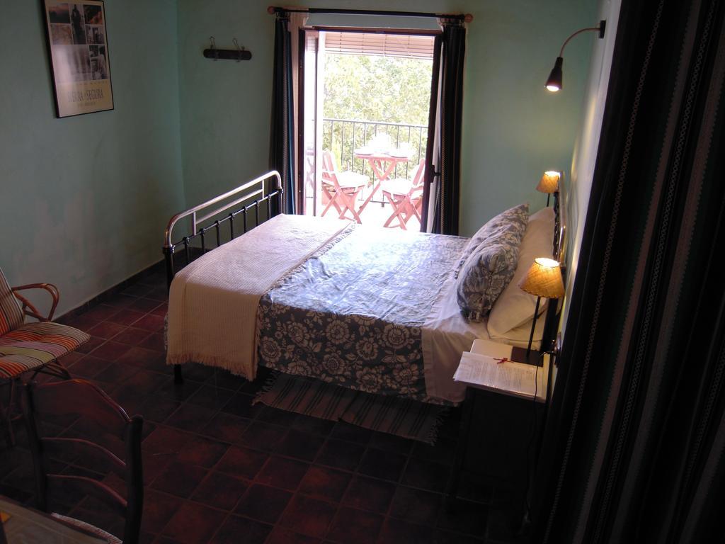 La Casa De La Abuela Clotilde Vendégház Hornos Szoba fotó